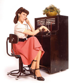 telephone operator Lily Tomlin.jpg